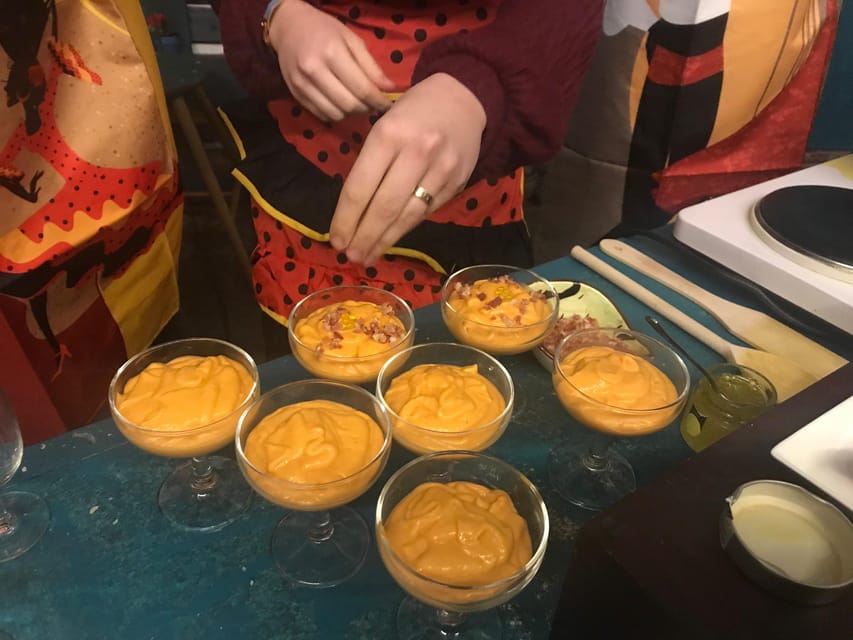 Local cooking class in Cordoba. Hands on: Salmorejo - What you actually cook and eat