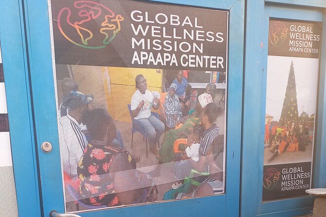 Local Ghanaian Cooking Class in Accra to help support wellness community center - Meeting the local cooks and hosts