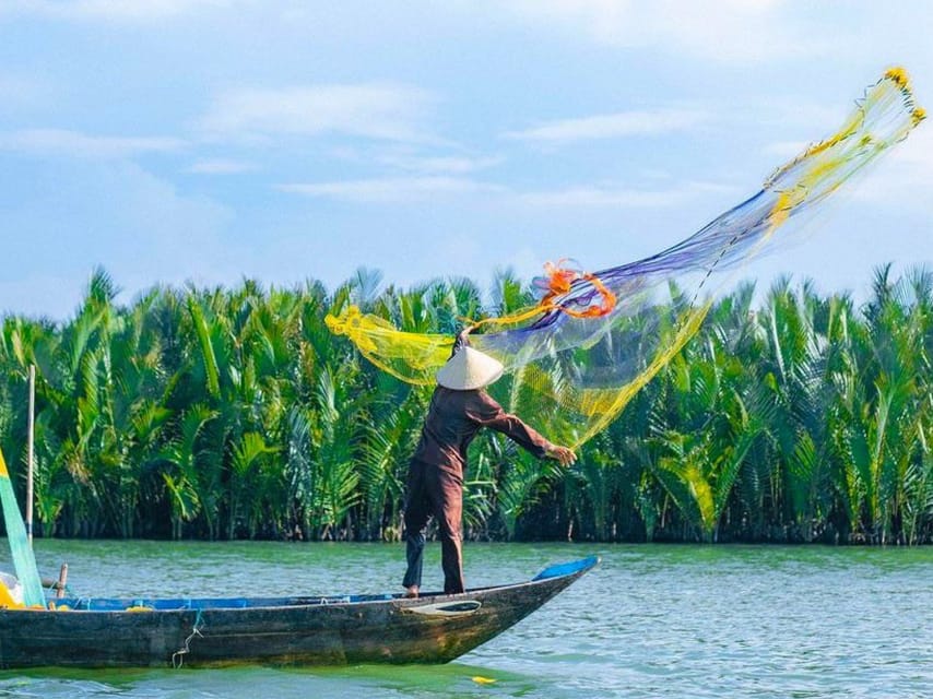 Local market, Basket boat, crab fishing & cooking class - Inside the round bamboo thung chai