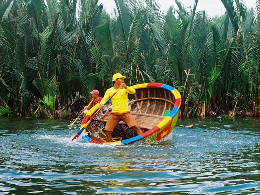 Local market, Basket boat, crab fishing & cooking class - Fishing for purple crabs and making palm souvenirs
