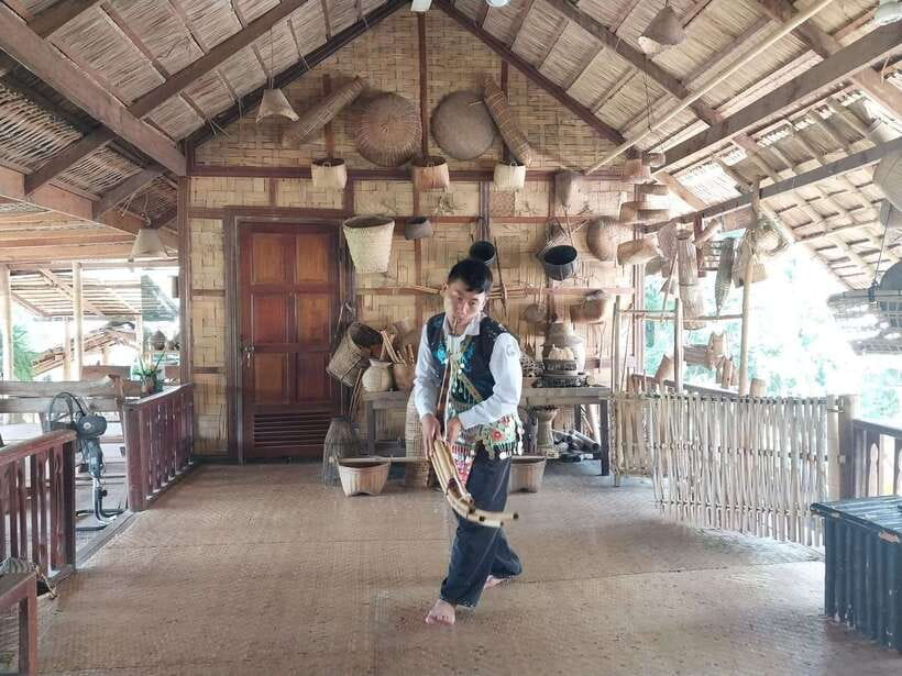 Luang Prabang: Bamboo Weaving Workshop & Cooking Class - Making your own bamboo mat