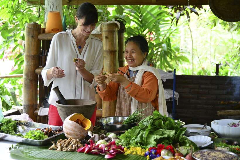 Luang Prabang: Cooking Class at the Former Royal Palace - The morning market reveals how Lao food starts
