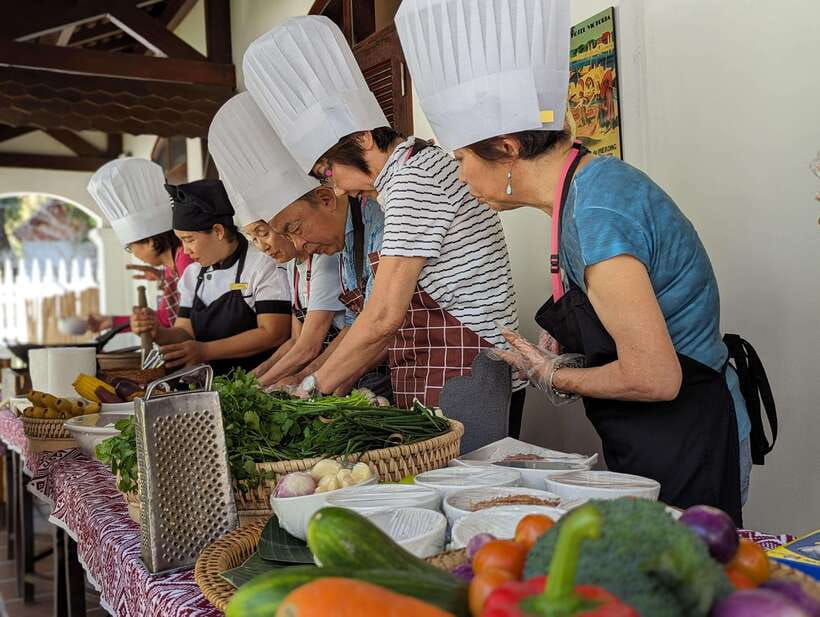 Luang Prabang: Cooking Class at the Former Royal Palace - Who should book this experience?