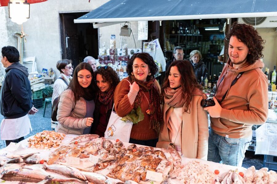 Lucca: Market and Cooking Class at a Local's Home - Meeting your Cesarina at home