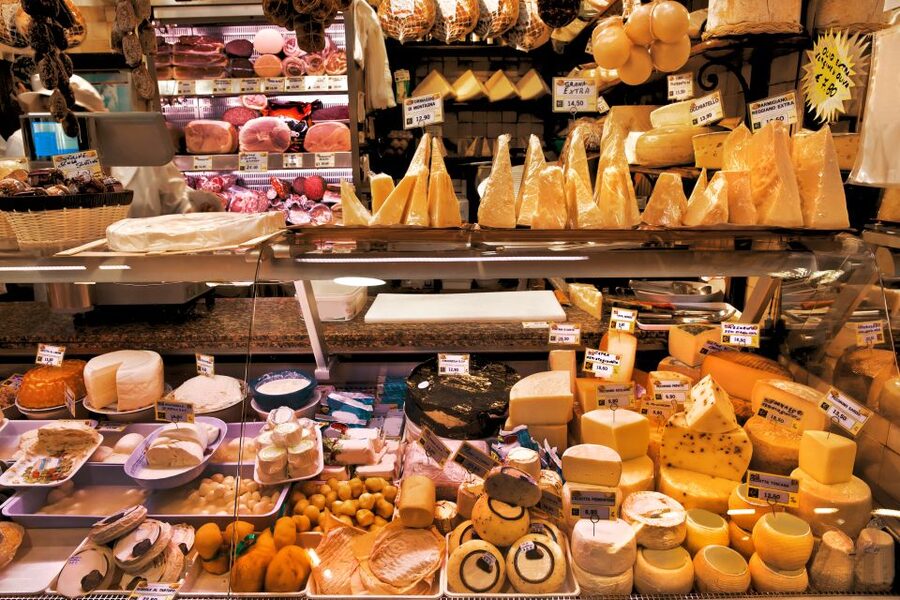 Lucca: Market and Cooking Class at a Local's Home - Dietary needs and practical planning