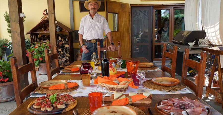 Lucca: Pasta Cooking Class with a Local Chef - From the worktable to the farmhouse table