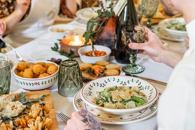 Lucca Walking Tour & Traditional Cooking Class with Wine - A good choice for families and reluctant cooks
