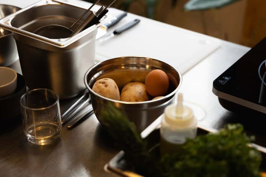 Lyon: Unique and friendly cooking class in the center with tasting - Wine, local products, and the aperitif
