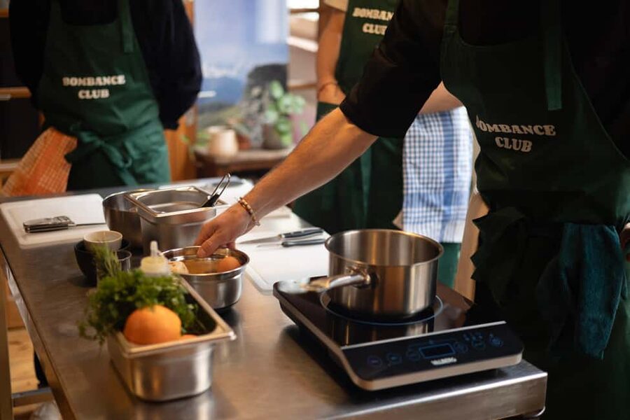 Lyon: Unique and friendly cooking class in the center with tasting - Coffee first, then a gourmet menu