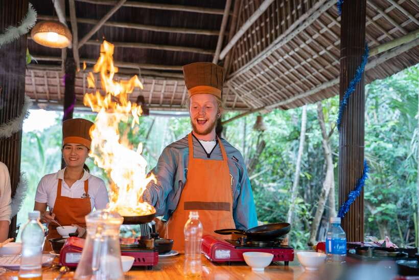 Mad Monkey Hoi An Cooking Class & Bamboo Boats - Who should book this experience