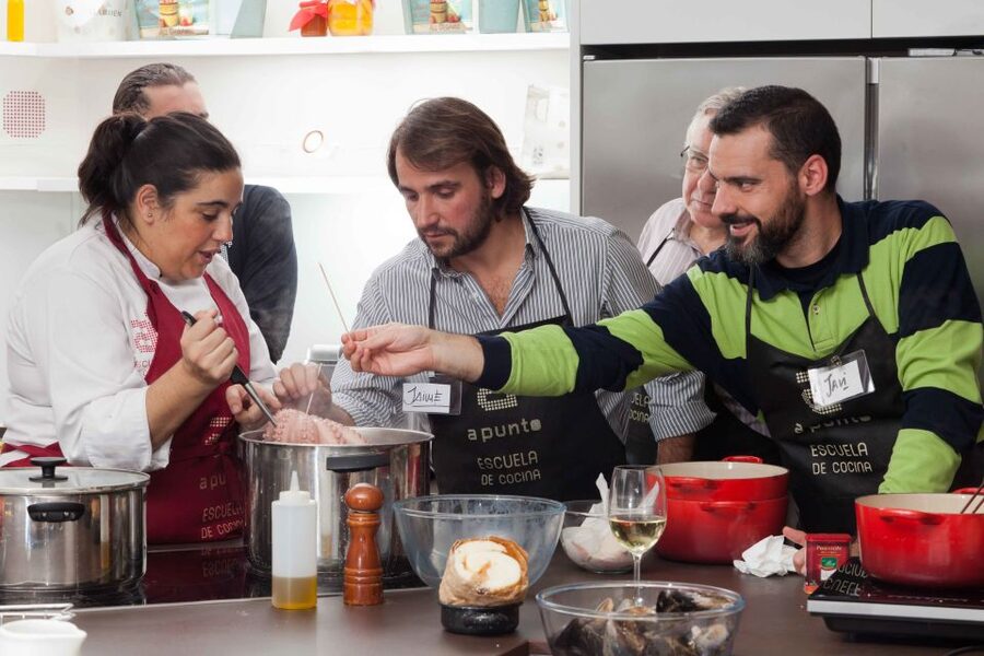 Madrid: 10 Tapas 2.5-Hour Cooking Class - Vegetarian diners and food restrictions