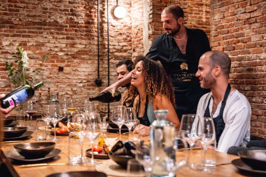 Madrid: Tapas Cooking Class with bottomless Wine Pairing - What the Madrid cooking class includes