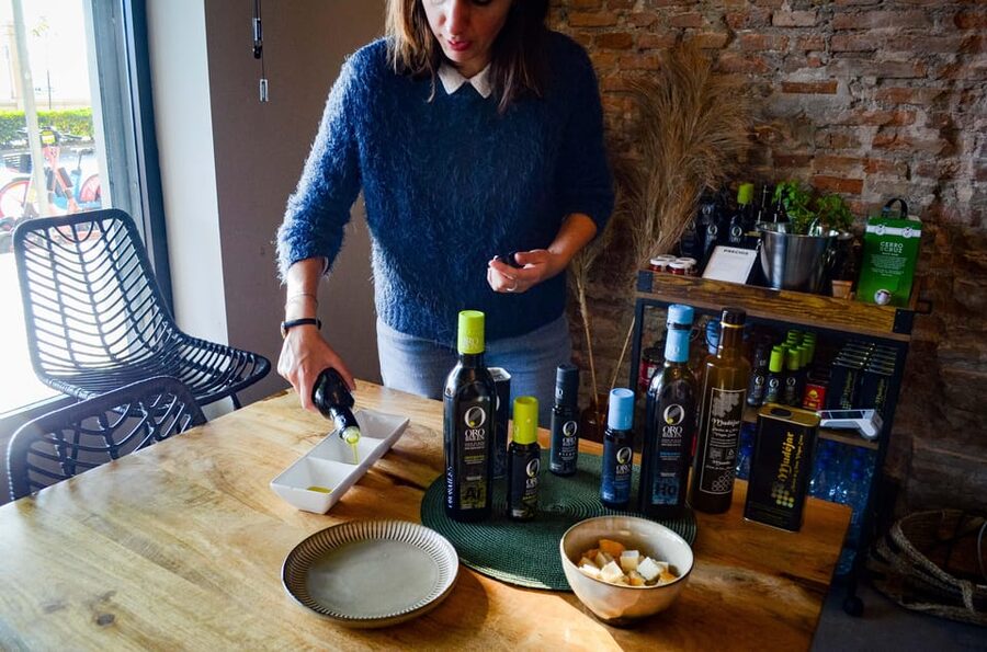 Málaga: Paella and Sangria Cooking Class with Market Visit - Olive oil tasting before the cooking begins
