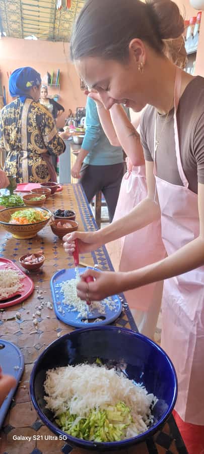 Marrakech: Moroccan Cooking Class for vegetarians and vegan - Language, access, and booking flexibility