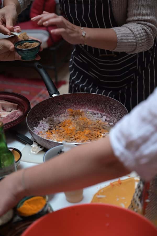 Marrakech: Moroccan Cooking Class for vegetarians and vegan - Eating together makes the lesson feel complete