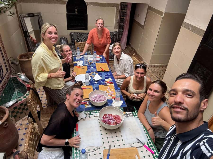 Marrakech: Moroccan Cooking Class with Local Chef - The long wait for a tagine