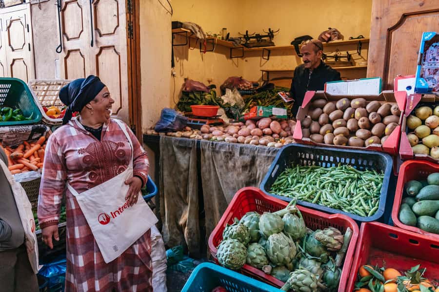 Marrakech: Tajine Cooking Class in a Traditional Riad - Clothing, dietary needs, and family suitability