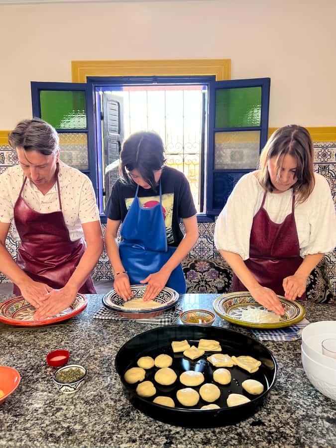 Marrakech: Traditional Moroccan Crepes & Bread Cooking Class - What the two-hour class feels like