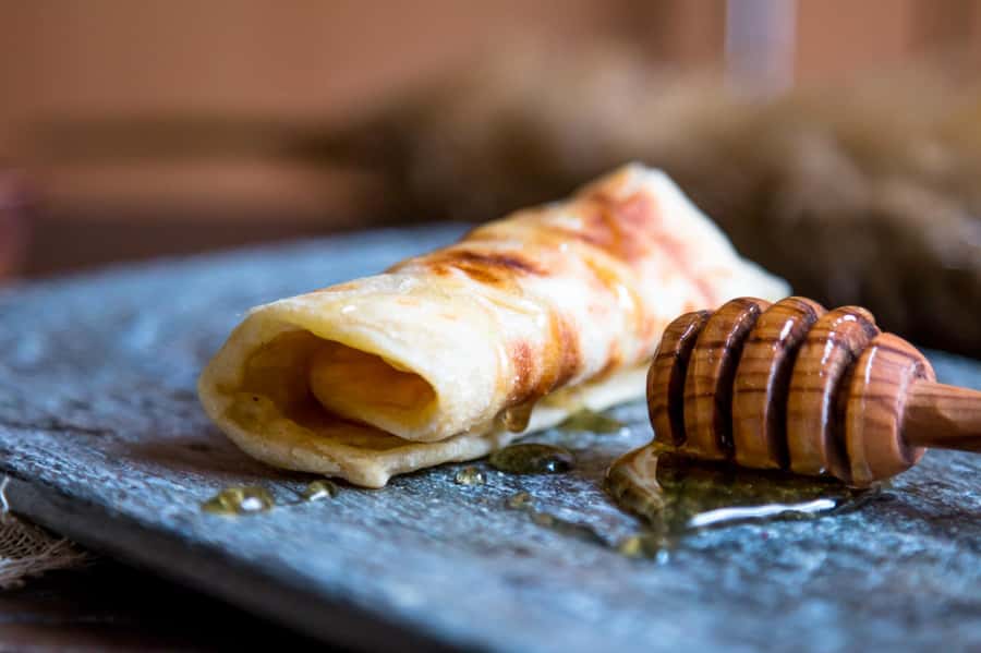 Marrakech: Traditional Moroccan Crepes & Bread Cooking Class - Why the small group matters