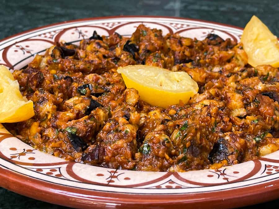 Marrakesh: Moroccan Dishes Cooking Class with a Local Chef - Food, conversation, and the Moroccan table