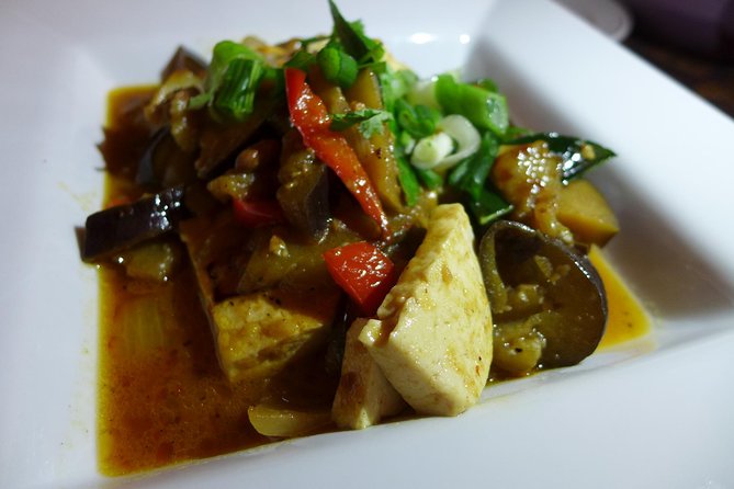 May Kaidee Thai Cooking Class at Bangkok with Pickup - Vegetarian and vegan cooking with room to adapt