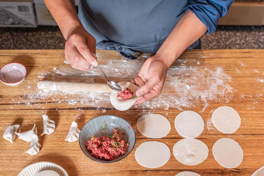 Melbourne: Chinese Dumpling Cooking Class with a Drink - Choosing pork, beef, chicken, or tofu