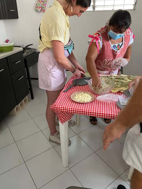 Mérida: Flavors of Yucatan Cooking Class & Market Tour - Preparing a traditional three-course lunch