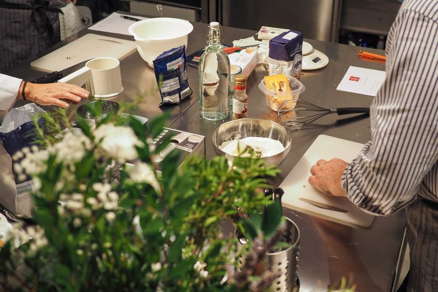 Milan: Italian Cooking Class with Food and Wine - Snacks, wine, and the meal at the end