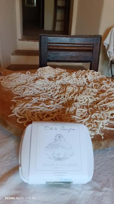 Montone: Pasta Making and Dinner at Cardaneto Castle - Aperitivo by the Pool Above Montone