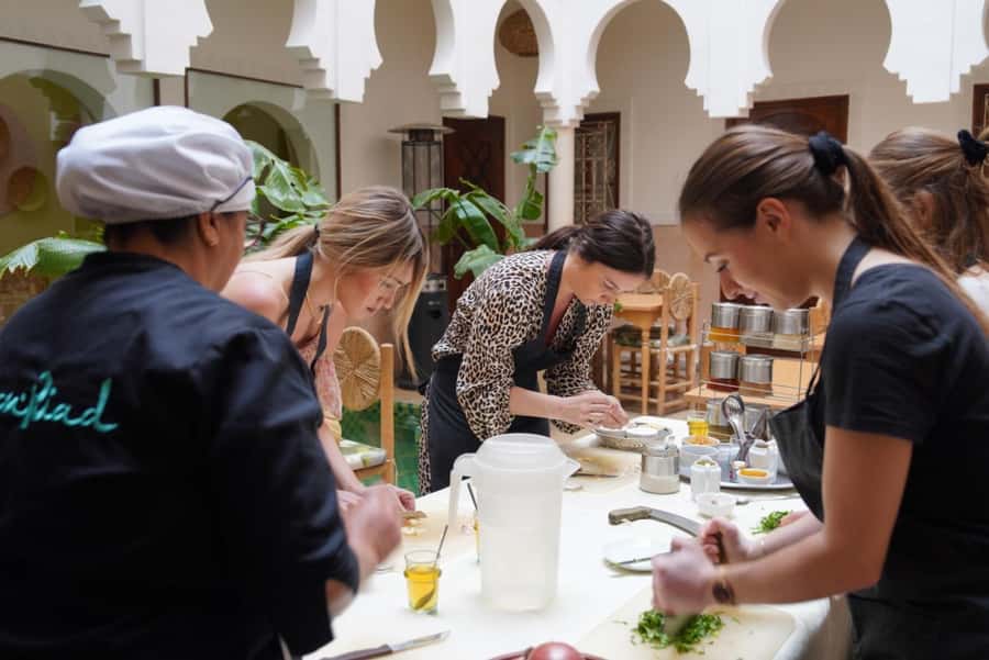 Moroccan cooking class in Marrakech with berber chef - Starting with Mint Tea at MonRiad