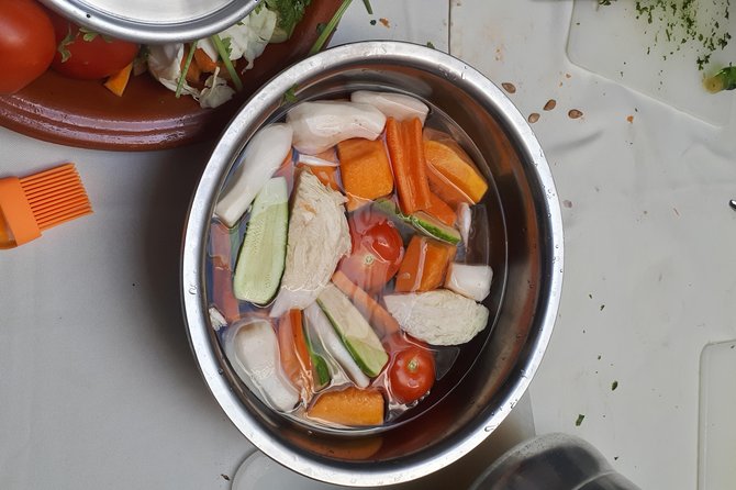 Moroccan cooking class with maket in the Medina of Marrakech - Starting with Mint Tea at Monriad