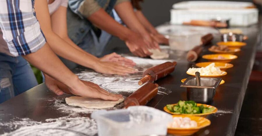 Mykonos: Traditional Cooking Class with the Locals - A three-hour rhythm that feels social