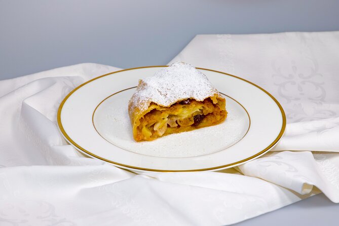 Nabiel's Vienna Cooking Class - Apple strudel and the pastry question