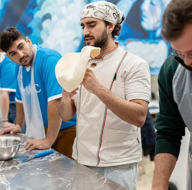Naples: Neapolitan Pizza and Tiramisu Cooking Class - Making pizza the Neapolitan way
