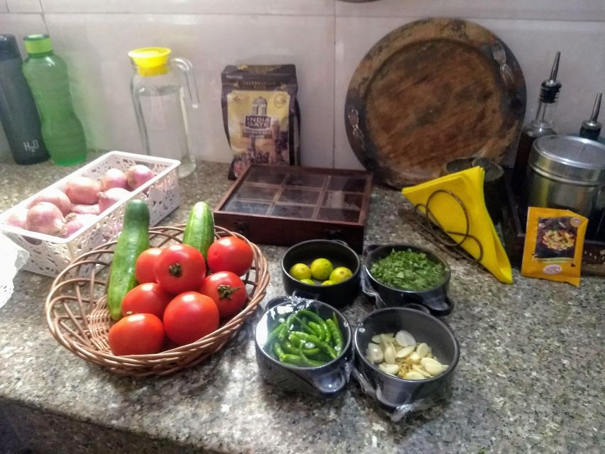 New Delhi: Full-Day Cooking Class learn 8 dishes with Locals - Masala chai, pakoras, and a street-style snack