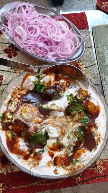 New Delhi: Traditional Indian Cooking Class & Market Visit - Chai, conversation, and choosing the menu