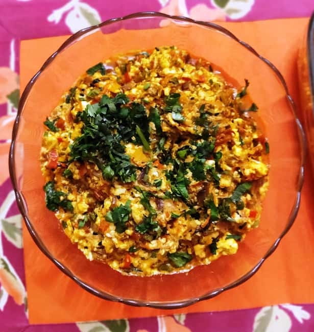 New Delhi: Traditional Indian Cooking Class & Market Visit - Eating what you made at the family table