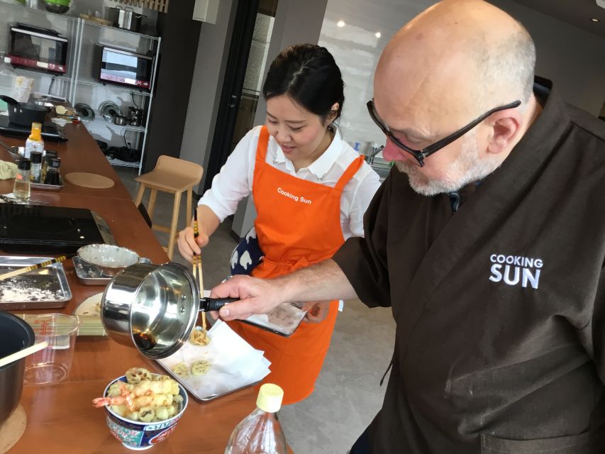 Nishiki Market Food Tour with Cooking Class - What the private format changes