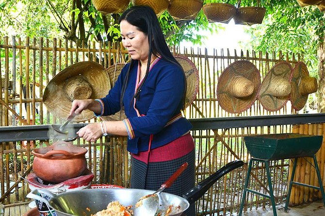 Northern Thai Cooking Class in Chiang Mai in a Countryside Home - The 8:30 am pickup and ride to the market