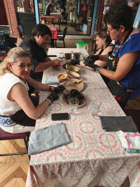 Oaxaca: Traditional Oaxacan Cooking Class - Why the tortillas and sauces matter