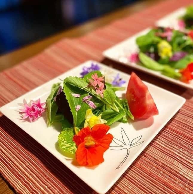 Okinawa: Traditional farming experience & cooking and a meal - Getting your hands into Okinawan farming