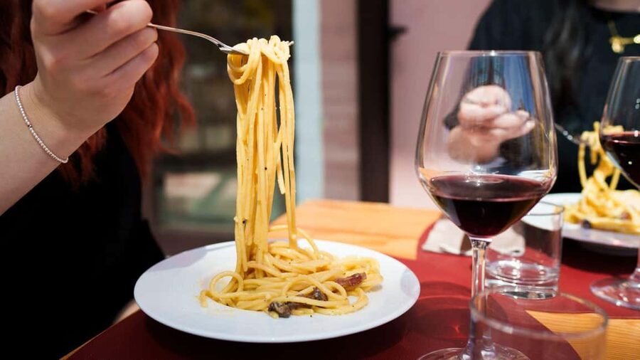 Olbia: cooking class on real pasta carbonara - Finding Rosinita at Piazza Mercato
