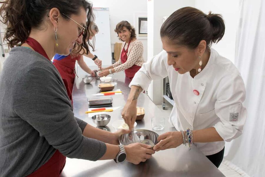 only in ITALIAN - International aperitif + cooking class in Italian - Una cucina internazionale, non la solita lezione