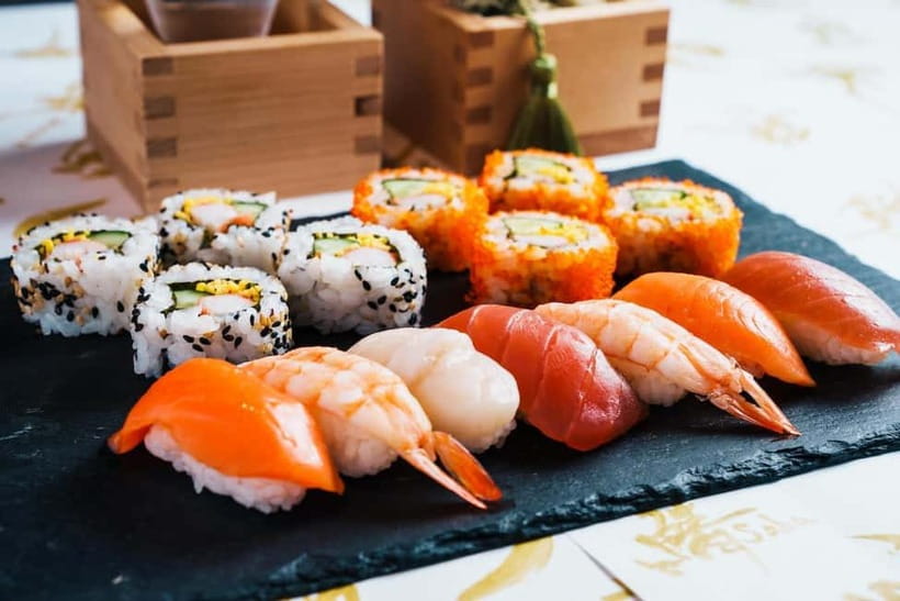 Osaka: Roll and Authentic Sushi Making Class in Dotonbori - Key points at a glance