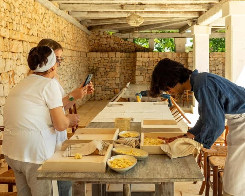 Ostuni: Orecchiette in a masseria - pasta making and tasting - Why the group atmosphere matters