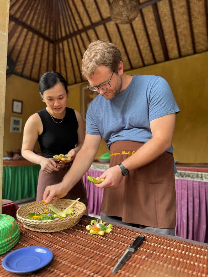 packages cooking class and romantic dinner in a local home - A 5 pm start north of Ubud