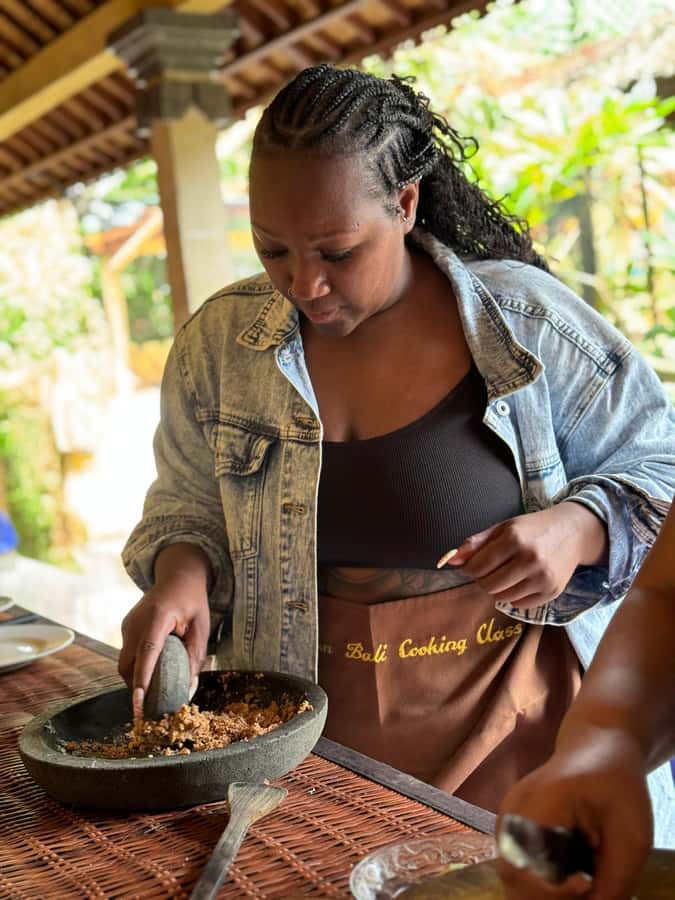 packages cooking class and romantic dinner in a local home - Cooking six Balinese main dishes by hand