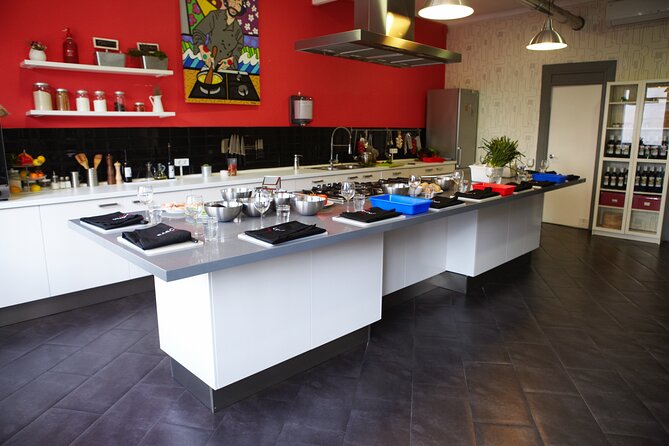 Paella Class & Bottomless Wine: Las Ramblas Views - Food Preferences Need Attention Before You Arrive