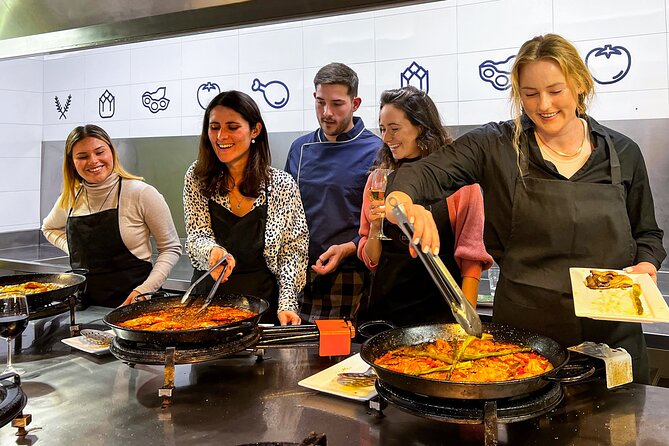 Paella Cooking Class, Wine Tasting & Central Market in Valencia - Tapas, cava, and Spanish wine while you cook