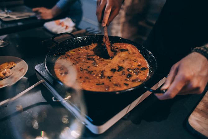 Paella Cooking Class with Professional Chef: Four Course Dinner - Arriving at The Paella Club in El Raval